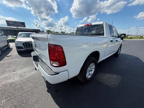 Used 2017 RAM 1500 Express RWD image 3