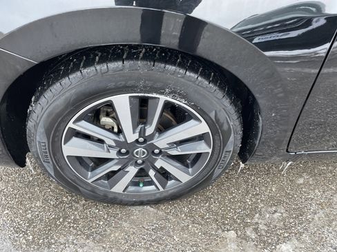 Used 2021 Nissan Versa SV image 17