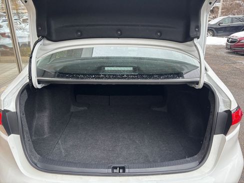 Used 2025 Toyota Corolla LE image 31