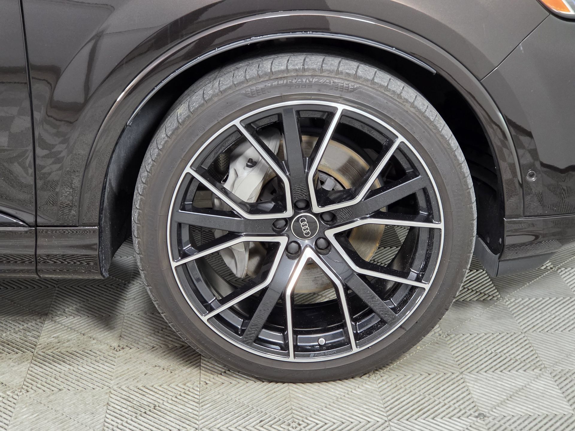 Used 2025 Audi Q7 3.0T Premium Plus AWD/4WD image 46