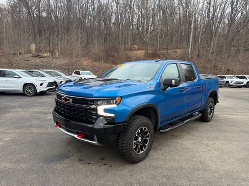 Used 2023 Chevrolet Silverado 1500 ZR2 w/ Technology Package AWD/4WD image 7