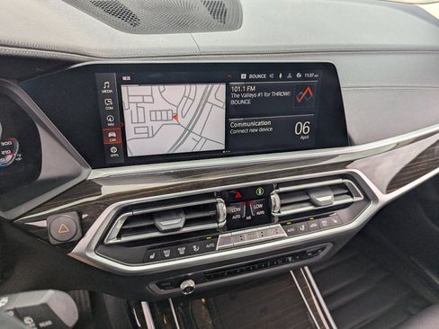 Used 2021 BMW X7 xDrive40i w/ Parking Assistance Package AWD/4WD image 11