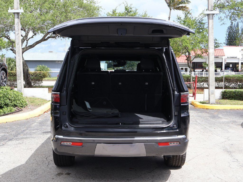 Used 2022 Jeep Wagoneer Series II w/ Premium Group I AWD/4WD image 22