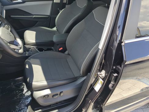Certified 2023 Volkswagen Taos SE FWD image 19