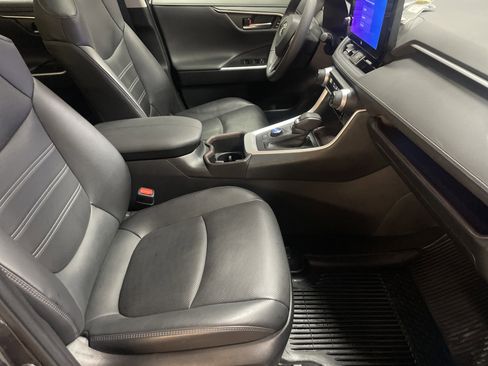 Used 2024 Toyota RAV4 Limited AWD/4WD image 35