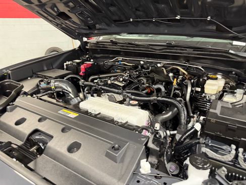 Certified 2025 Toyota Tacoma SR5 AWD/4WD image 22