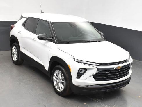 Used 2025 Chevrolet TrailBlazer LS w/ LS Convenience Package FWD image 37