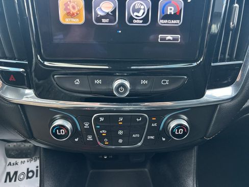 Used 2019 Chevrolet Traverse LT image 17