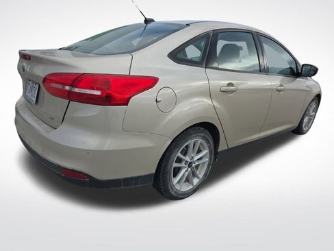 Used 2017 Ford Focus SE image 6