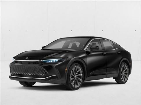 Used 2023 Toyota Crown XLE image 1