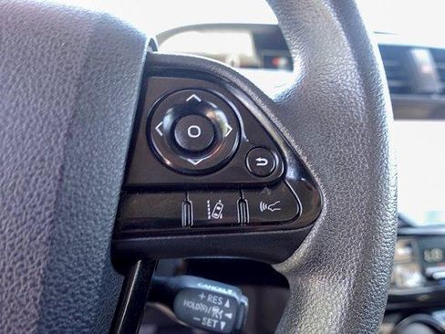 Certified 2022 Toyota Prius LE FWD image 15