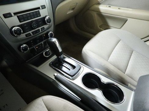 Used 2010 Ford Fusion SE image 14