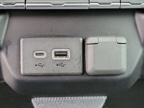 Used 2019 Chevrolet Silverado 1500 LT w/ Remote Start Package image 29