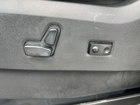Used 2020 Dodge Grand Caravan SXT FWD image 18