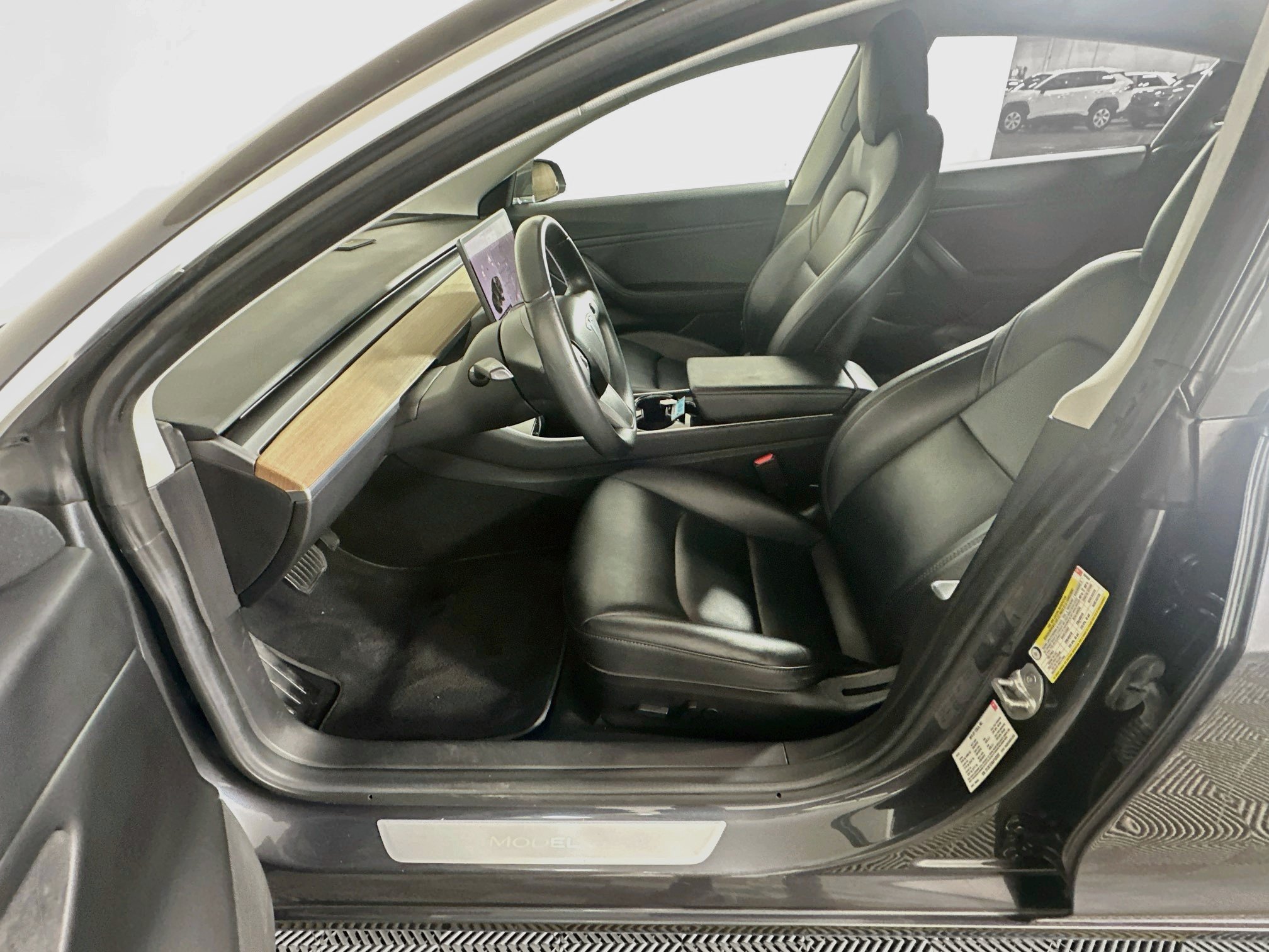 Used 2018 Tesla Model 3 Mid Range RWD image 13