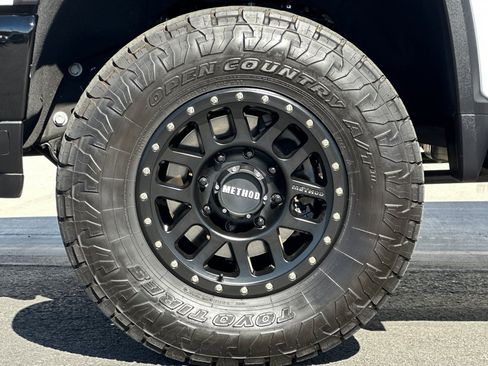 Used 2025 Chevrolet Silverado 2500 Custom w/ Custom Value Package image 24