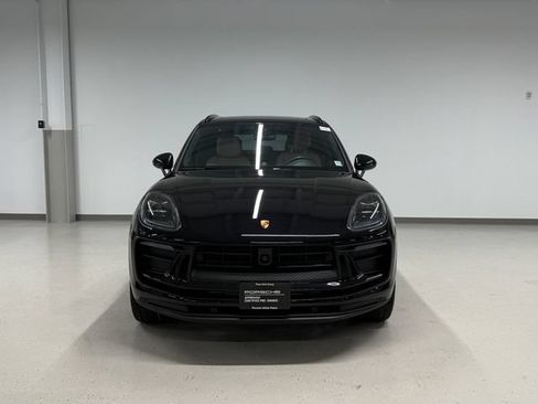 Certified 2026 Porsche Macan AWD/4WD image 11