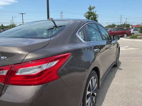 Used 2016 Nissan Altima 2.5 SL FWD image 8