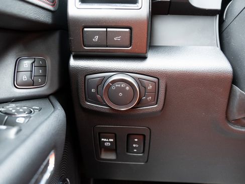 Used 2020 Ford Expedition Limited w/ Equipment Group 303A image 12