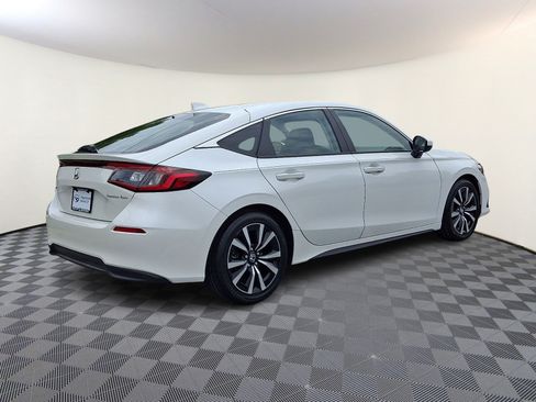 Used 2024 Honda Civic EX-L image 6