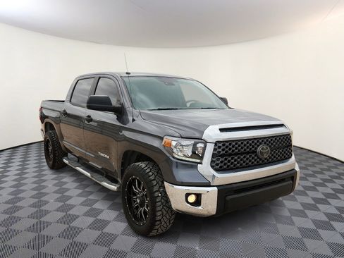 Used 2018 Toyota Tundra SR5 w/ SR5 Upgrade Package RWD image 6