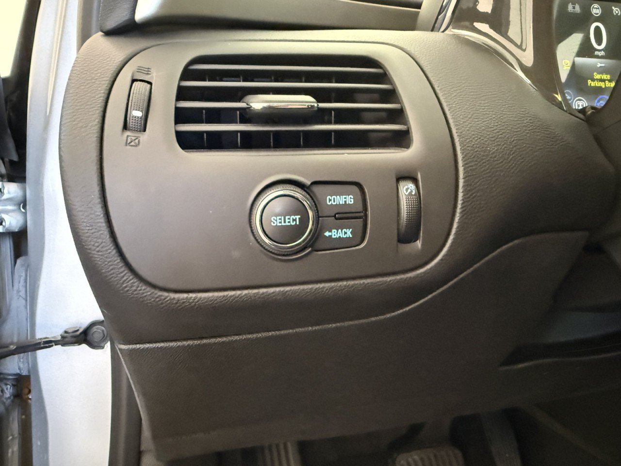 Used 2015 Chevrolet Volt FWD image 21