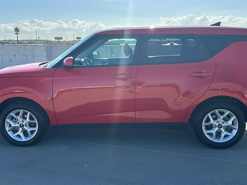 Used 2025 Kia Soul LX w/ LX Technology Package image 9
