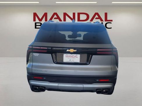 Used 2024 Chevrolet Traverse LT FWD image 9