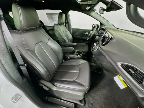 New 2026 Chrysler Voyager LX FWD image 35