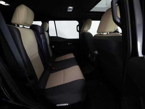 Used 2025 Lexus GX 550 image 11