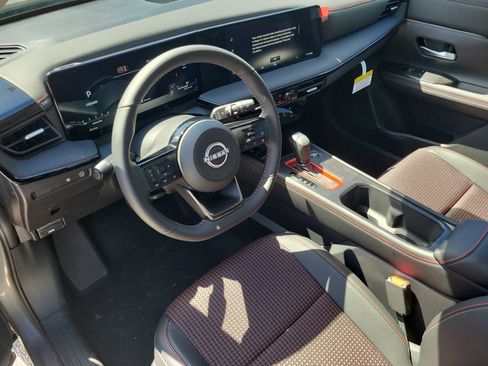 New 2026 Nissan Kicks SR FWD image 18