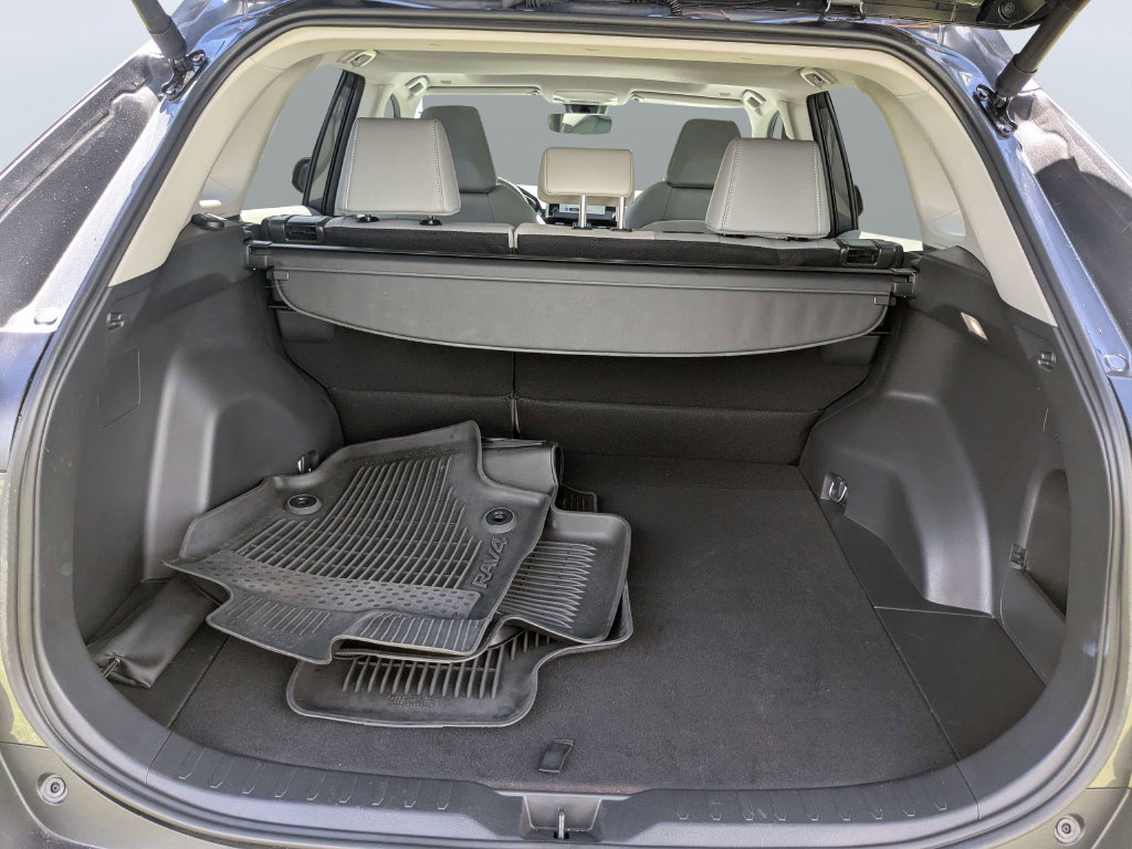 Used 2025 Toyota RAV4 XLE Premium FWD image 12