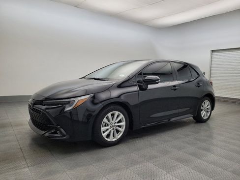 Used 2023 Toyota Corolla SE image 2