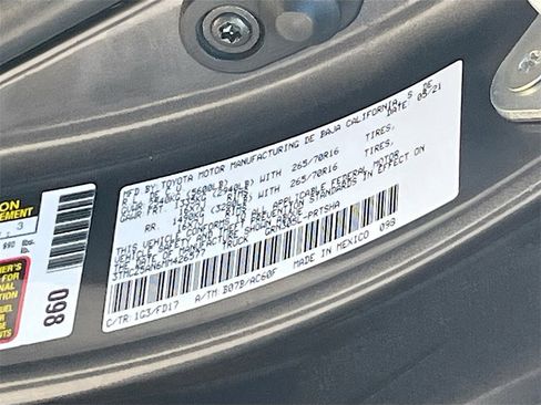 Used 2021 Toyota Tacoma TRD Off-Road image 30