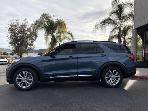 Used 2020 Ford Explorer XLT w/ Equipment Group 202A RWD image 9