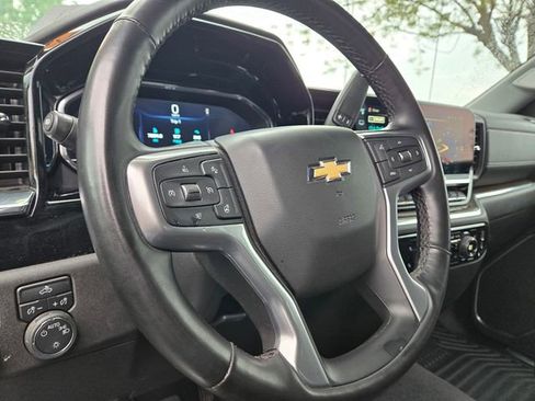 Used 2024 Chevrolet Silverado 1500 LT image 17