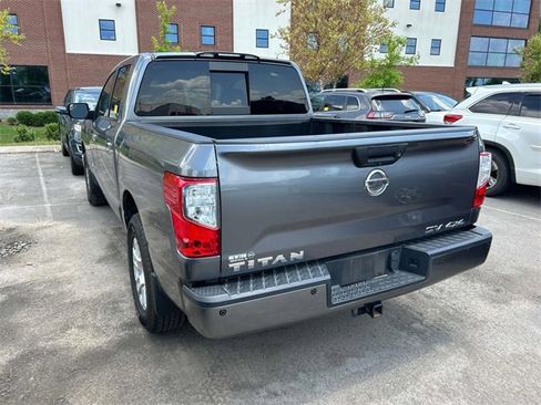 Used 2018 Nissan Titan SV w/ SV Convenience Package image 7