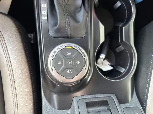 Used 2024 Ford Bronco Wildtrak AWD/4WD image 31