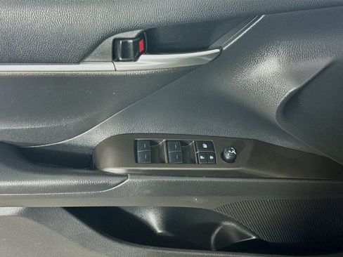 Used 2023 Toyota Camry SE FWD image 17