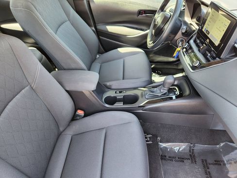 Used 2026 Toyota Corolla LE FWD image 5