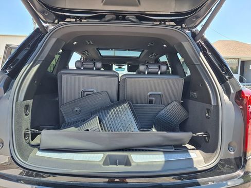 Used 2024 Cadillac XT6 Premium Luxury w/ Technology Package AWD/4WD image 13