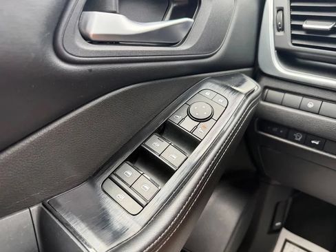 Used 2024 Nissan Rogue SV FWD image 13