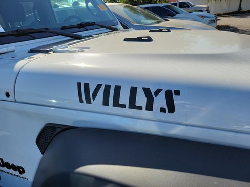 Used 2023 Jeep Wrangler Willys image 9