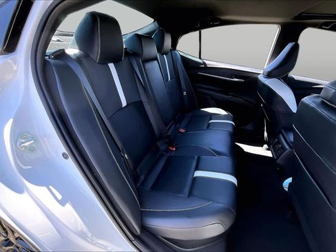 Used 2025 Toyota Camry SE FWD image 19