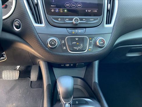 Used 2021 Chevrolet Malibu LS FWD image 31