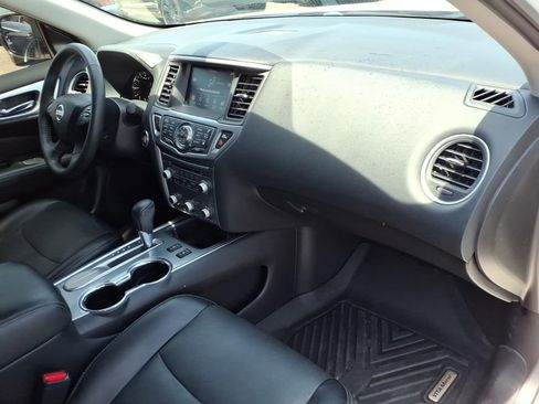 Used 2020 Nissan Pathfinder SL FWD image 11
