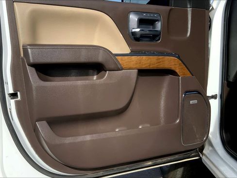 Used 2018 Chevrolet Silverado 1500 LTZ w/ Texas Edition image 21