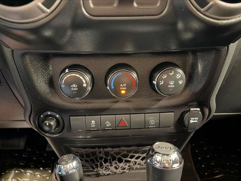 Used 2018 Jeep Wrangler Sport AWD/4WD image 19