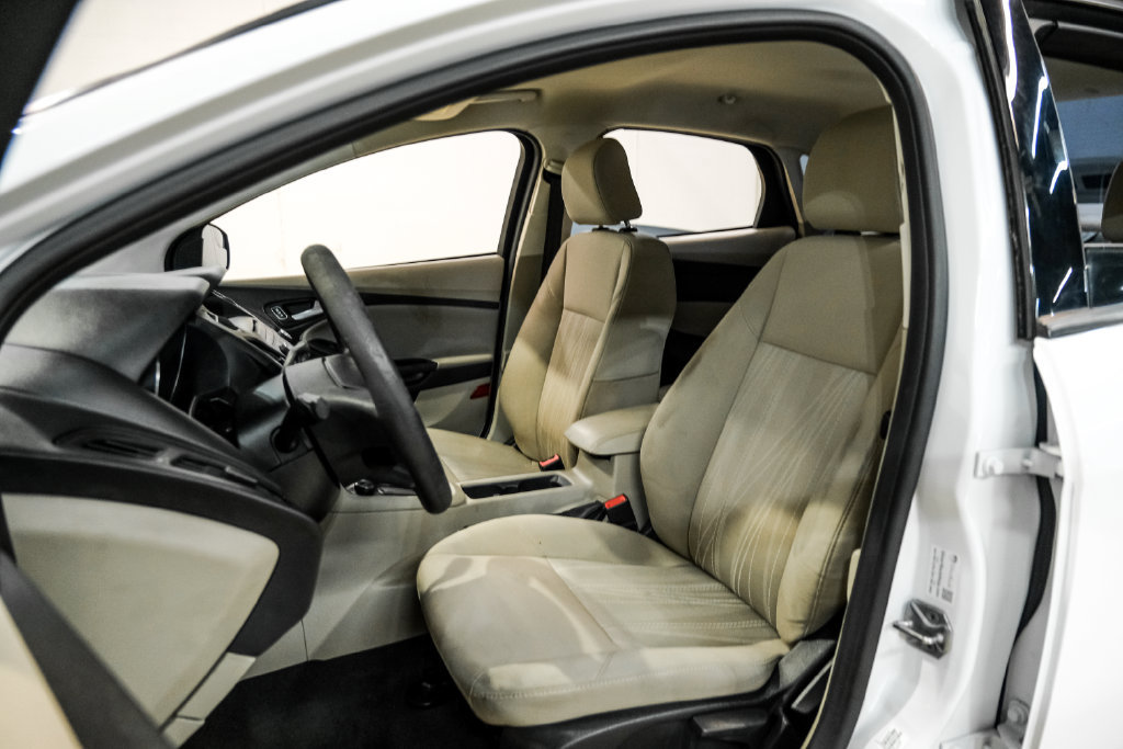 Used 2017 Ford Focus SE FWD image 31