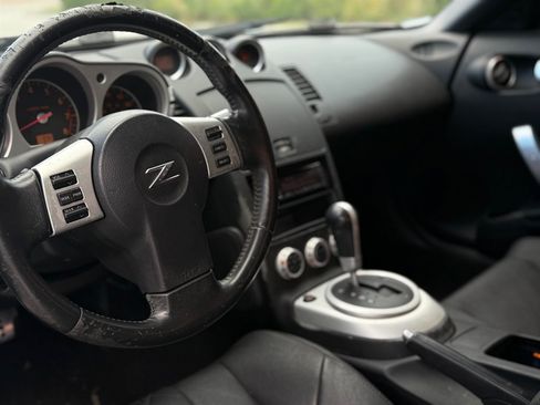 Used 2006 Nissan 350Z Enthusiast w/ (K96) Aerodynamics Pkg RWD image 11